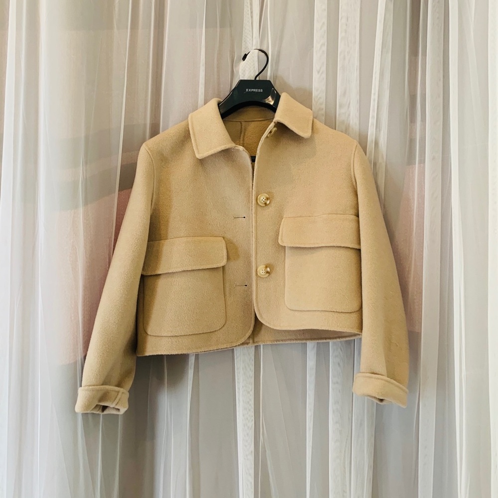 100% wool short coat, very stylish